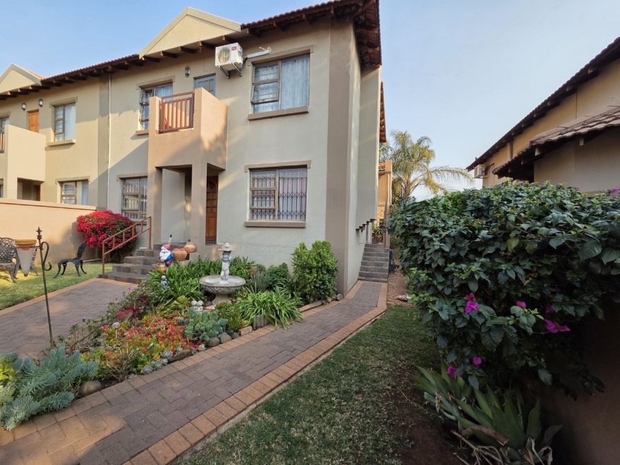3 Bedroom Property for Sale in Langenhovenpark Free State